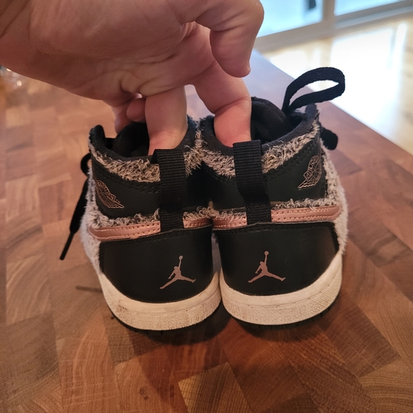 Nike Air Jordan 1 Retro High Top - Size 7c - Picture 5 of 6